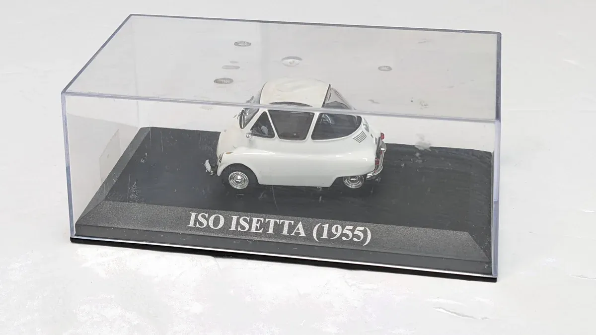This is clearly a 1952 Messerschmitt KR200 microcar with an improperly installed bubble canopy.